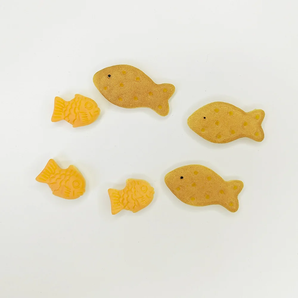 

yiwu wintop hot sale bulk stock lovely fish cookies design flat back resin simulation food cabochon
