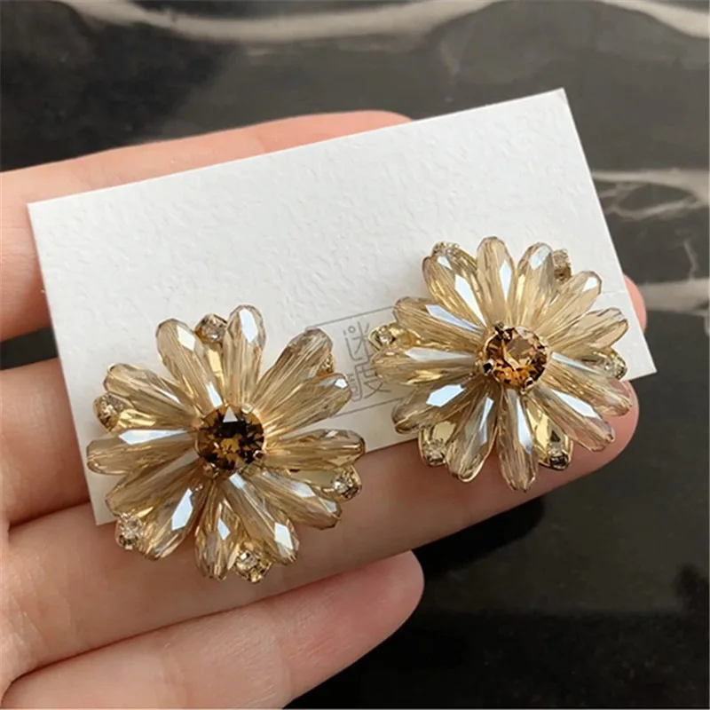 

2021 Sailing Jewelry S925 Silver Needle Tea Color Statemant Petal Stud Earring Crystal Flower Stud Earring