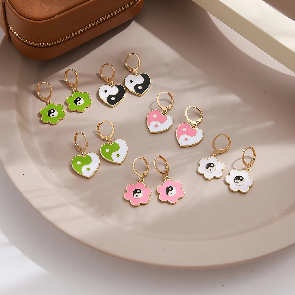 

2021 Korea fashion Drop Oil Tai Chi Earrings Lady Retro Love Alloy Simple Cute Earrings Gift Jewelry Girls, Gold plated