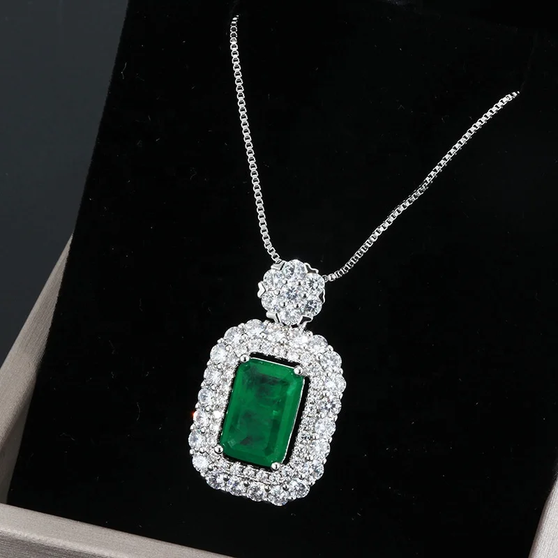 

Luxury Women Designed Classic Rectangle Big Emerald Pendant Jewelry Necklace Elegant 18K Platinum Plated Wedding Party Necklace