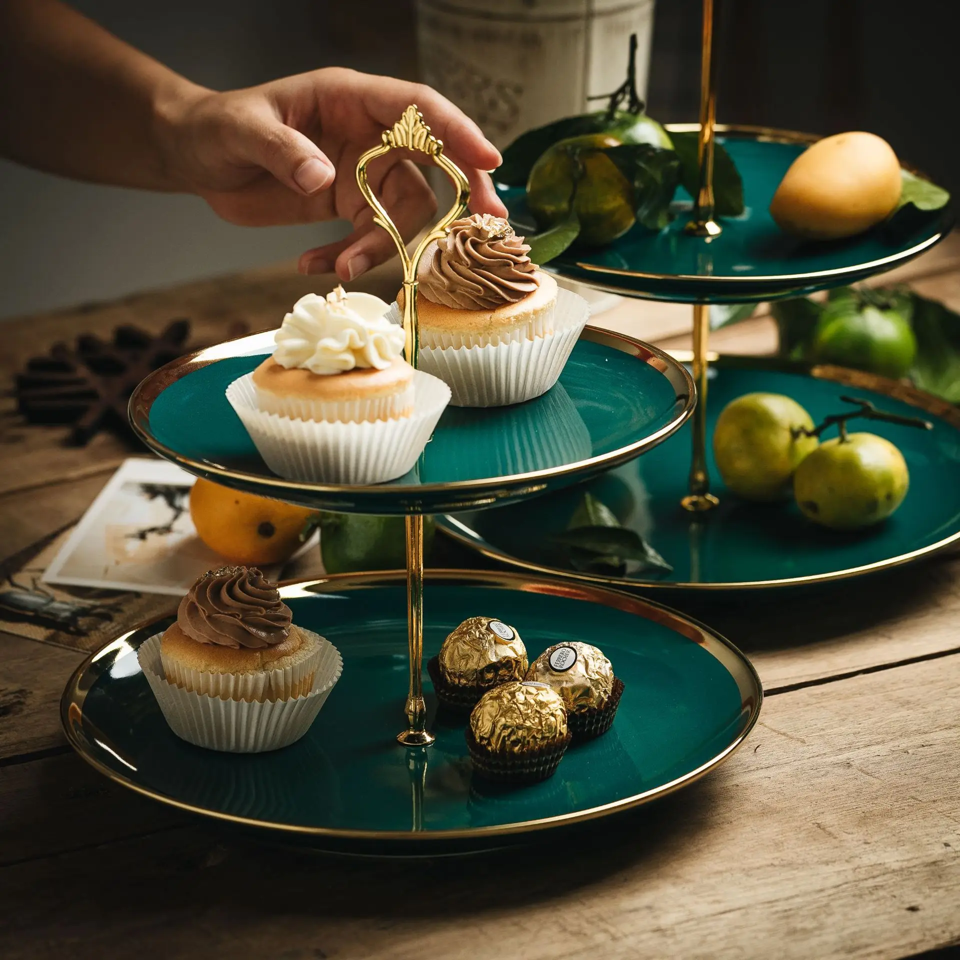 Luxury 3- Tier Ceramic Green Cake Stand Emerald Cupcakes Stand With