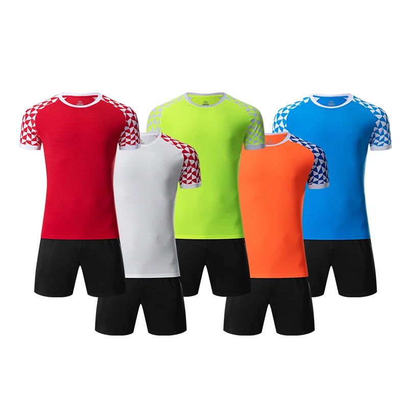 

China Manufacture Custom Men Sportswear Soccer Uniform Kids Football Jersey Set