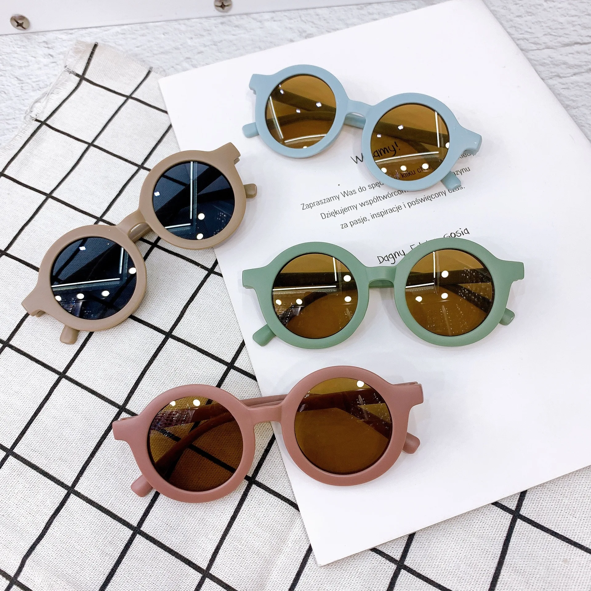 

Colorful Children Round Unisex Vintage Child Sun Glasses 1 to 8 Years The Young Kids Sunglasses 2022 UV400, Custom colors