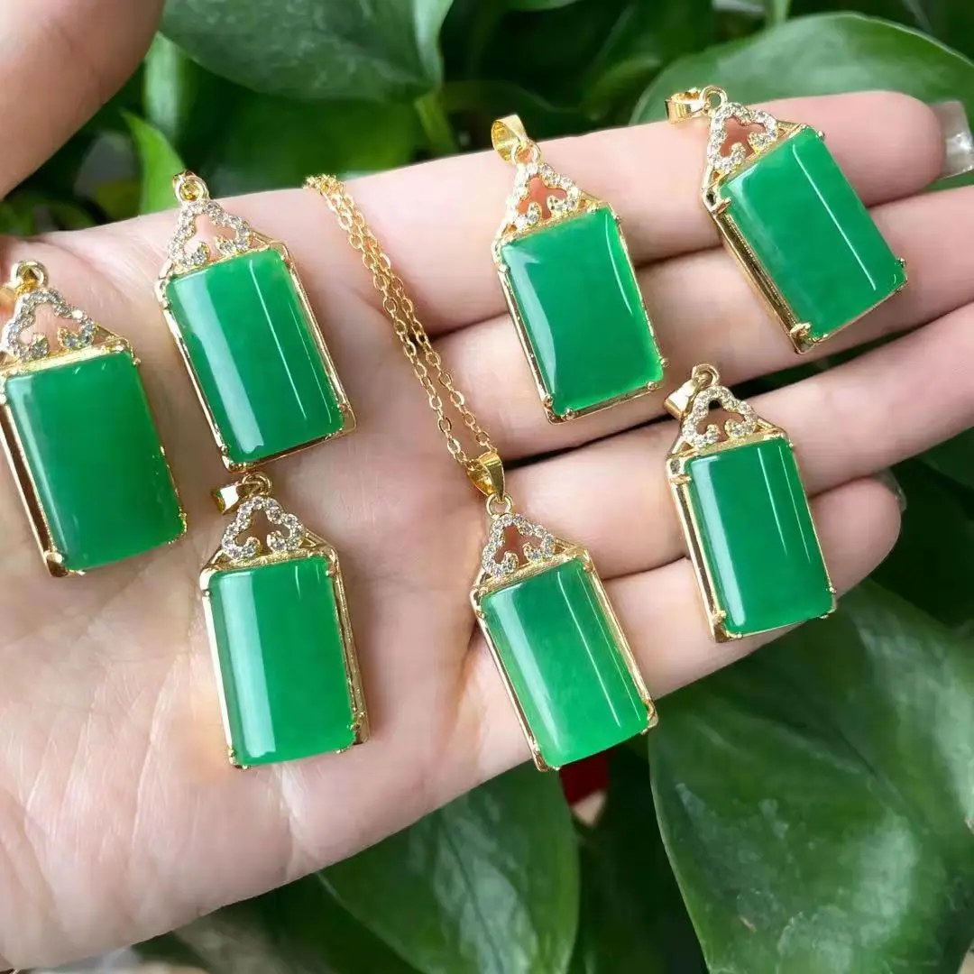 

Jialin Jewelry Good quality fashion 18k gold and square green jade pendnat necklace pendant diamond jade for women