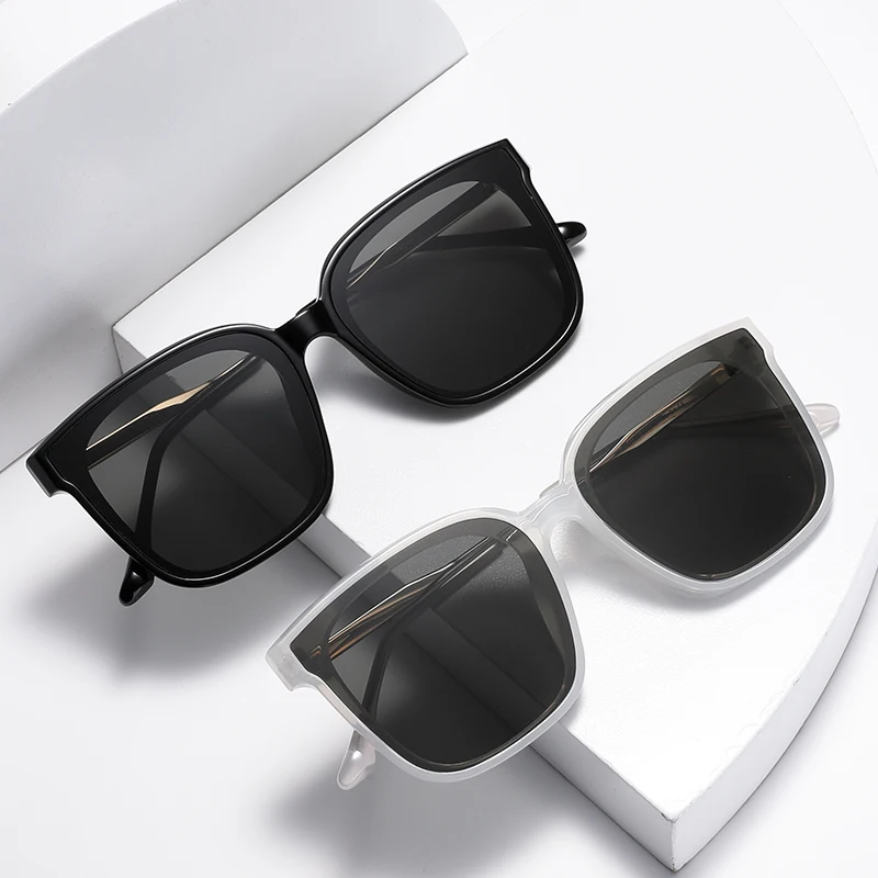 

2022 Wholesale Trendy Custom Retro Black Sunglass Oversized Luxury Fashion Sun Glasses Women Sunglasses