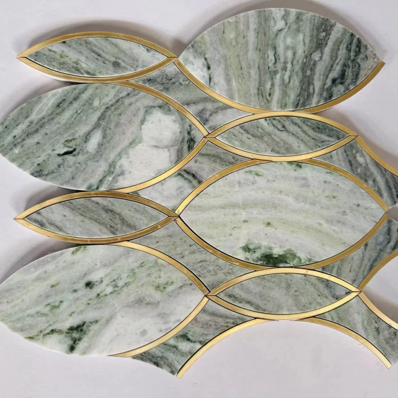 Modern White Marble Water Jet Mosaic Gold Metal Brass Inlay Parquet Design Tile 10mm Top Grade DTH Stone for Interior Wall
