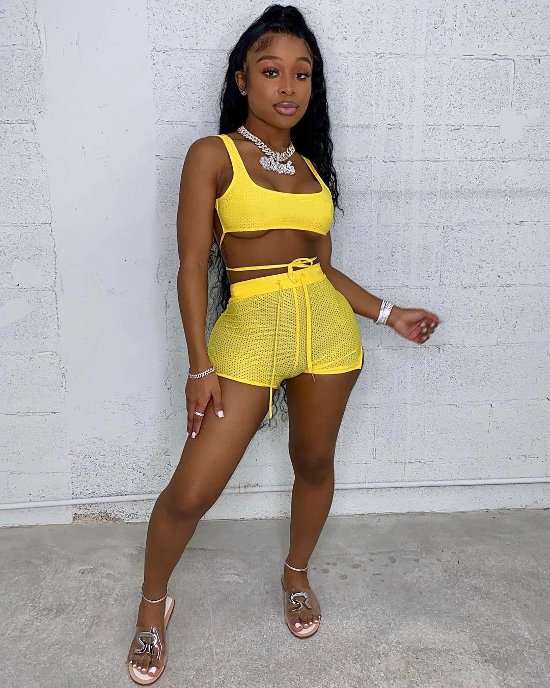 

2021 hot sale fashion sexy women clothing honeycomb hollowed-out vest mesh set short pants two piece, Picture color