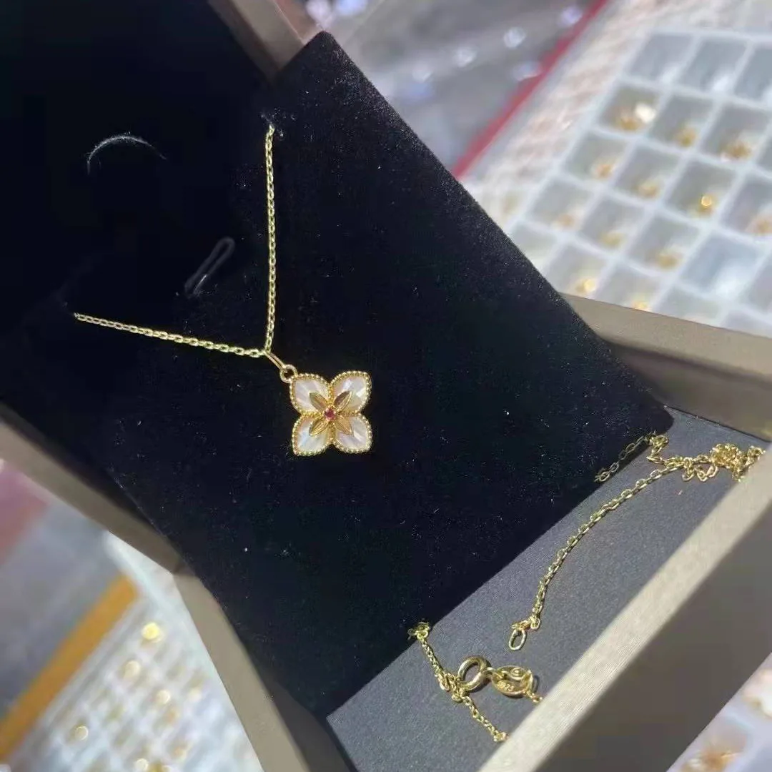 

Luxury Fashion Pure 18K Gold Charms Pendants Necklace Women Ladies Bridal Engagement Wedding Jewelry