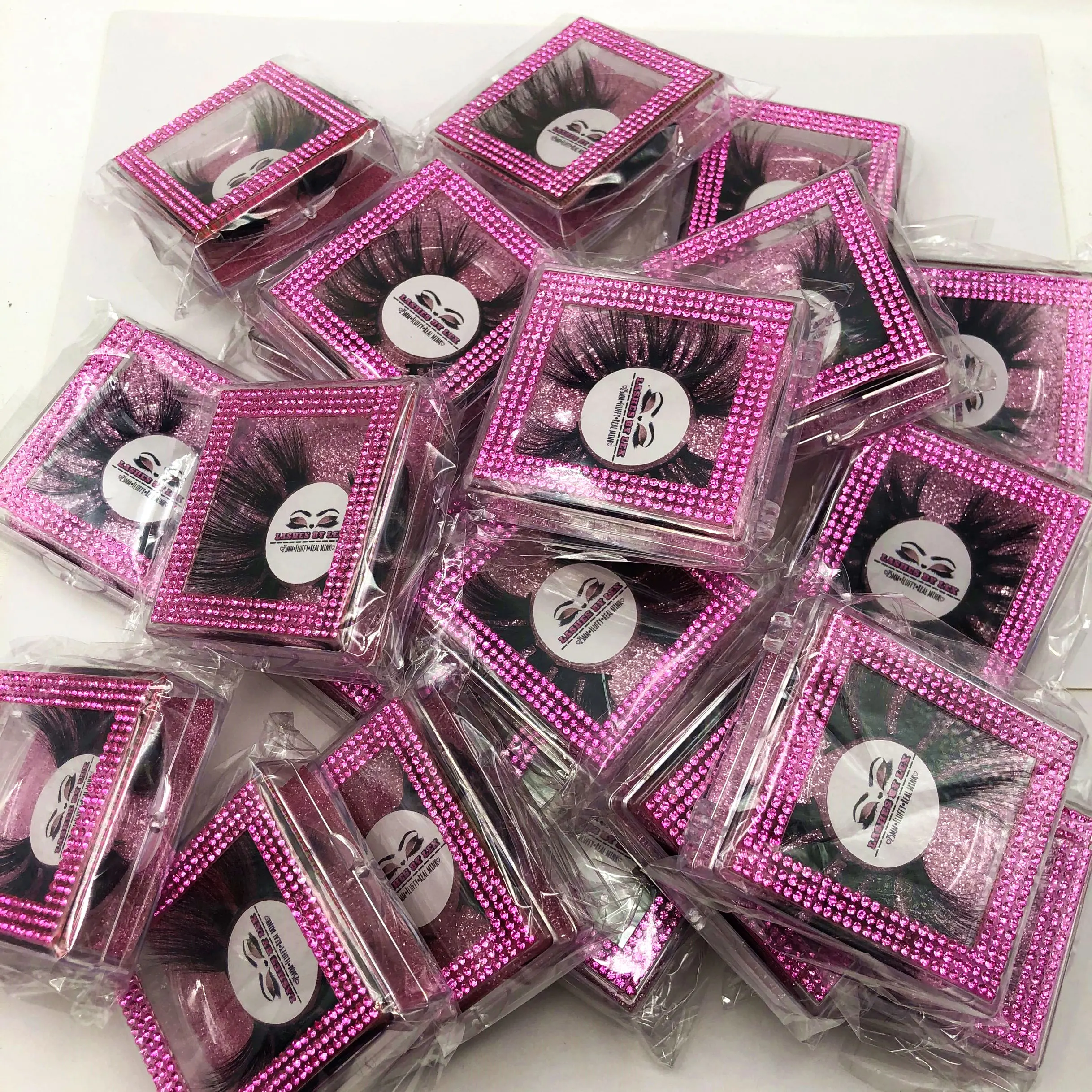 
Wholesale very soft luxury 3D faux 25mm faux mink eyelash vendor customized boxes packaging 