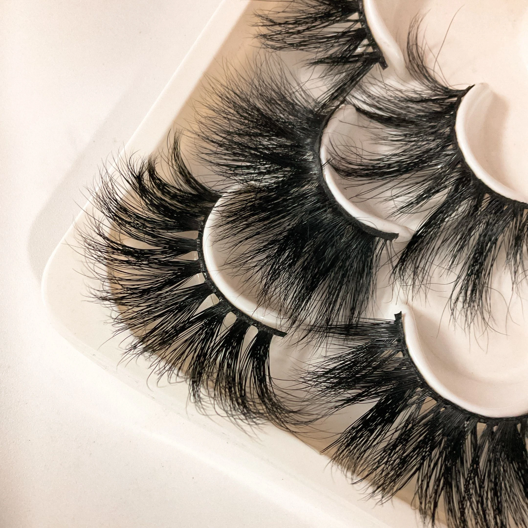 

Cruelty free eyelashes lashes3d wholesale vendor 25mm mink eye lashes with your own brand box, Black