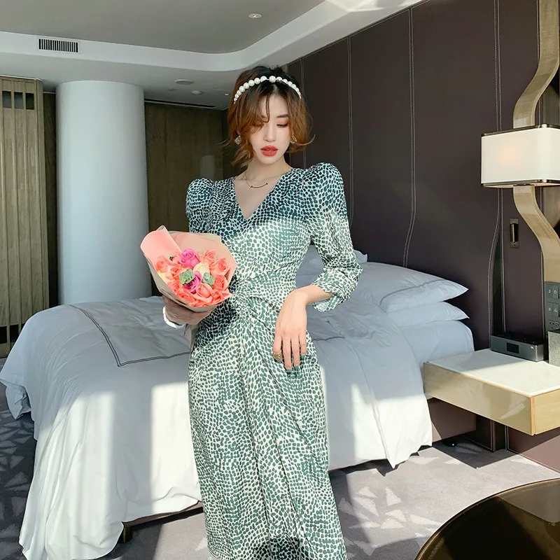 

2021 Spring New French Small Female Long Resort Style Mix Elegant Waist Korean Floral Dress, Green