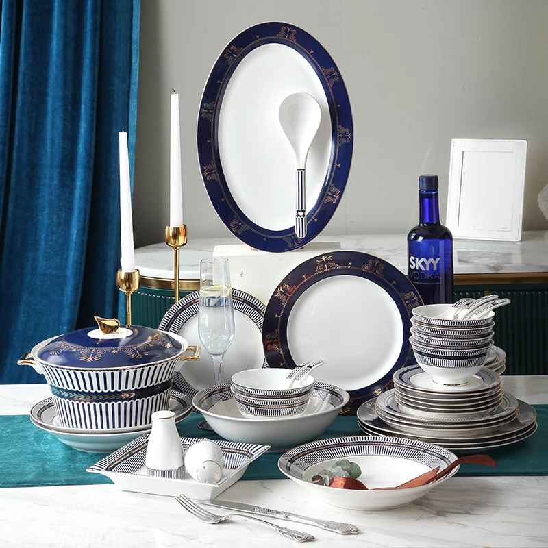 

2021 Luxury platos decorativos 61pcs Dinner Round Tableware Set China Elegant Fine Bone Dinnerware Sets For 6 Person, Blue and white