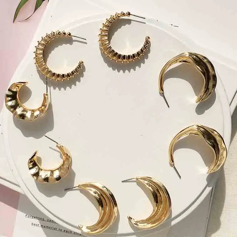 

Trendy 18k Gold Semi-Circle Hoop Earrings Irregular Geometric C Shape Hoop Earrings