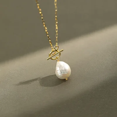 

2020 Creative Design Gold Plating Baroque Pearl Pendant Necklace S925 Sterling Silver Pearl Pendant Necklaces for Women