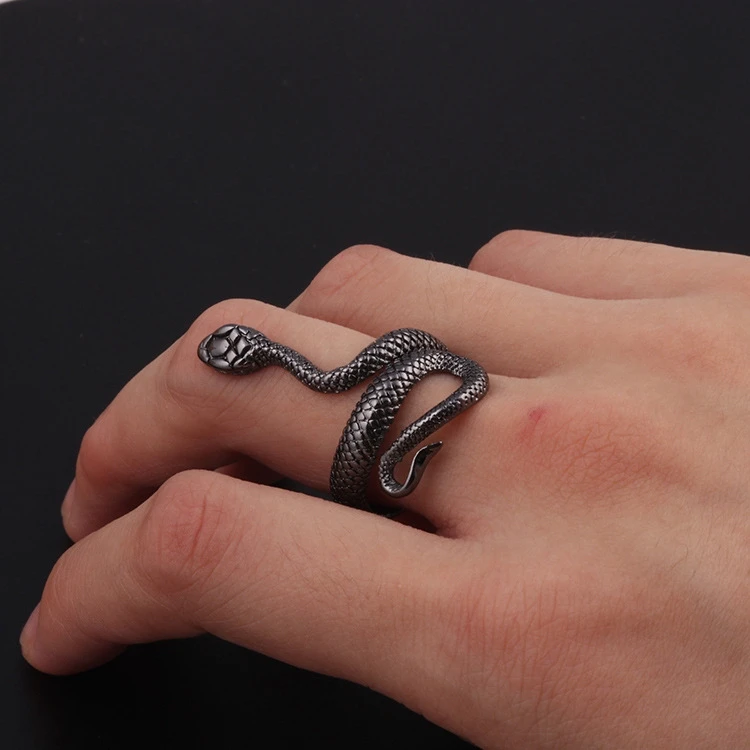 

Exaggeration Snake Rings Jewelry Trendy Punk Men Gifts Finger Women Antique Silver 3 Colors Wedding Bands or Rings Engagement, As shown