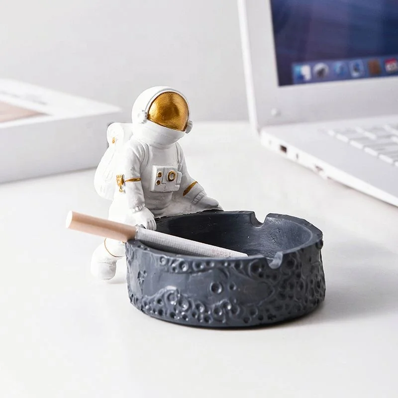 

Smoke Creative Cartoon Character Resin Cigar Ashtray Smoking Accessory Decorations Candlestick Holder, Picture