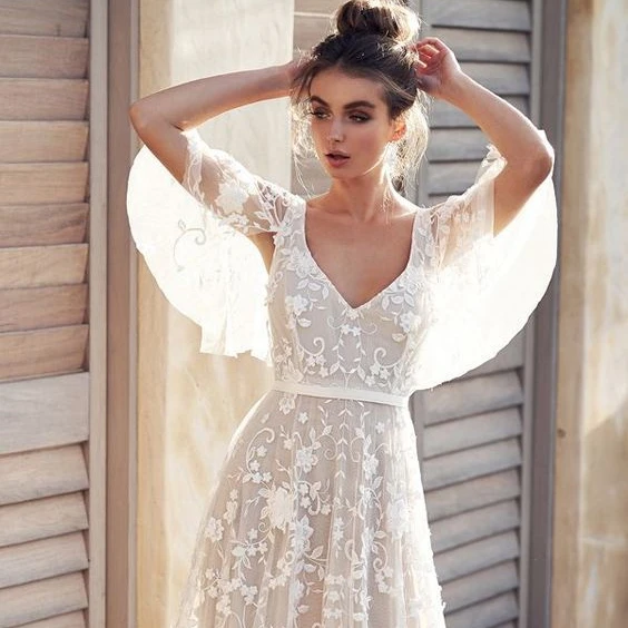 

Wholesale Sexy Backless V-neck Wedding Dress Bridal Gowns Women Lace Floral White Dress