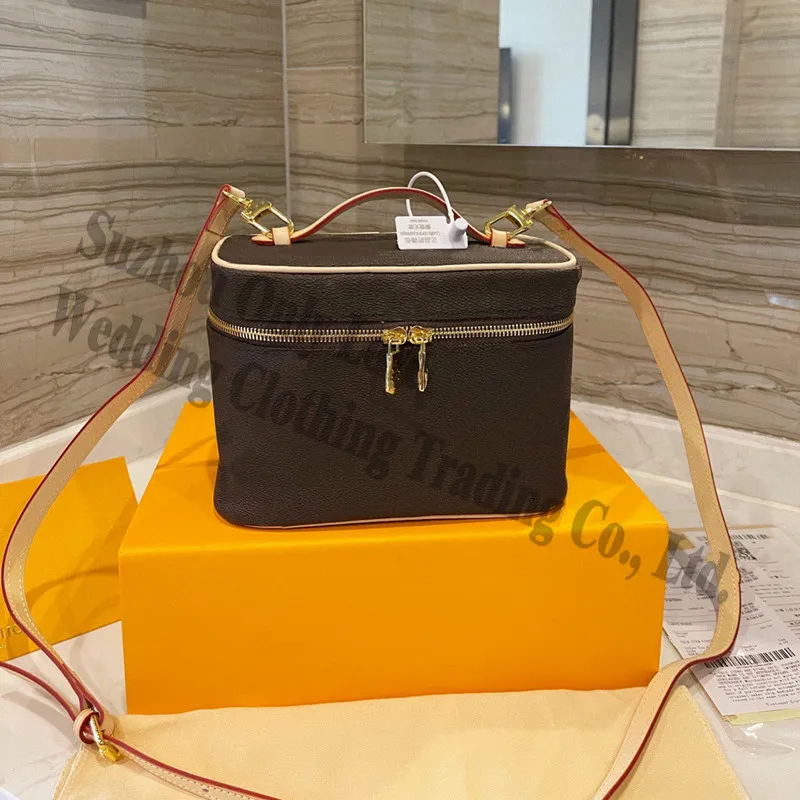 

New 2021 Woman Fashion Bucket Message Real Leather Hand Bags Flowers Letters Large High Capacity Box One Shoulder Bag Ladies