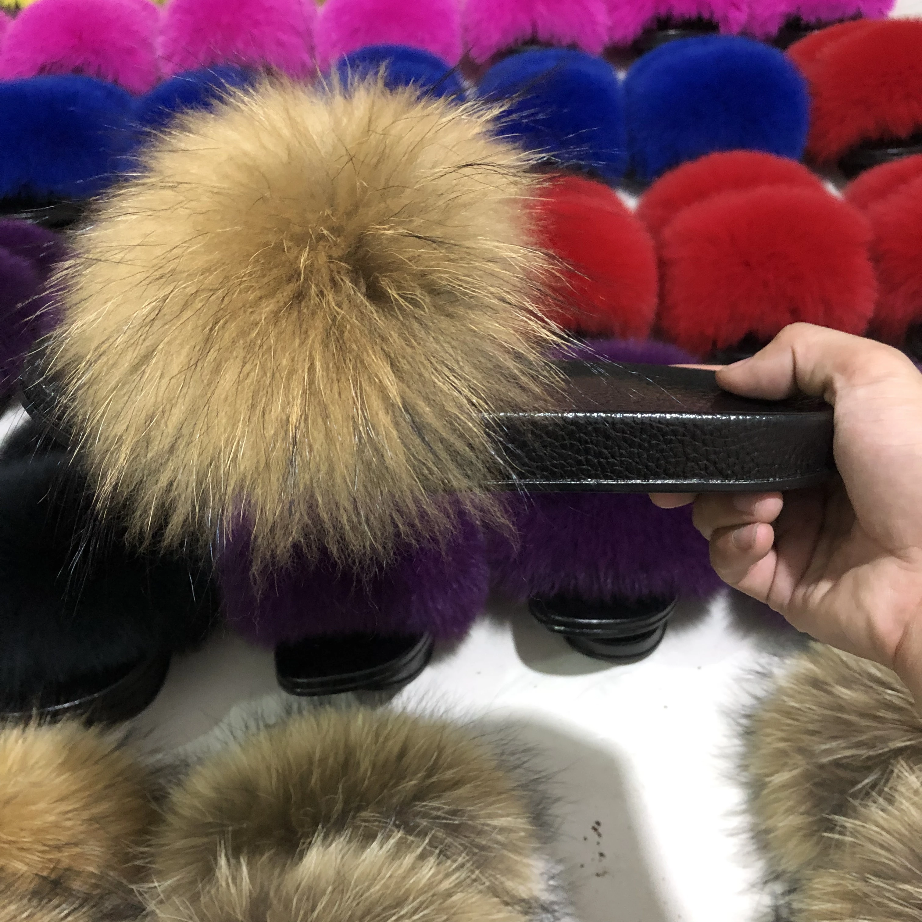 
Factory Direct Wholesale Quality Colorful Fur Sliders Factory Price real fox fur slippers fur slides 