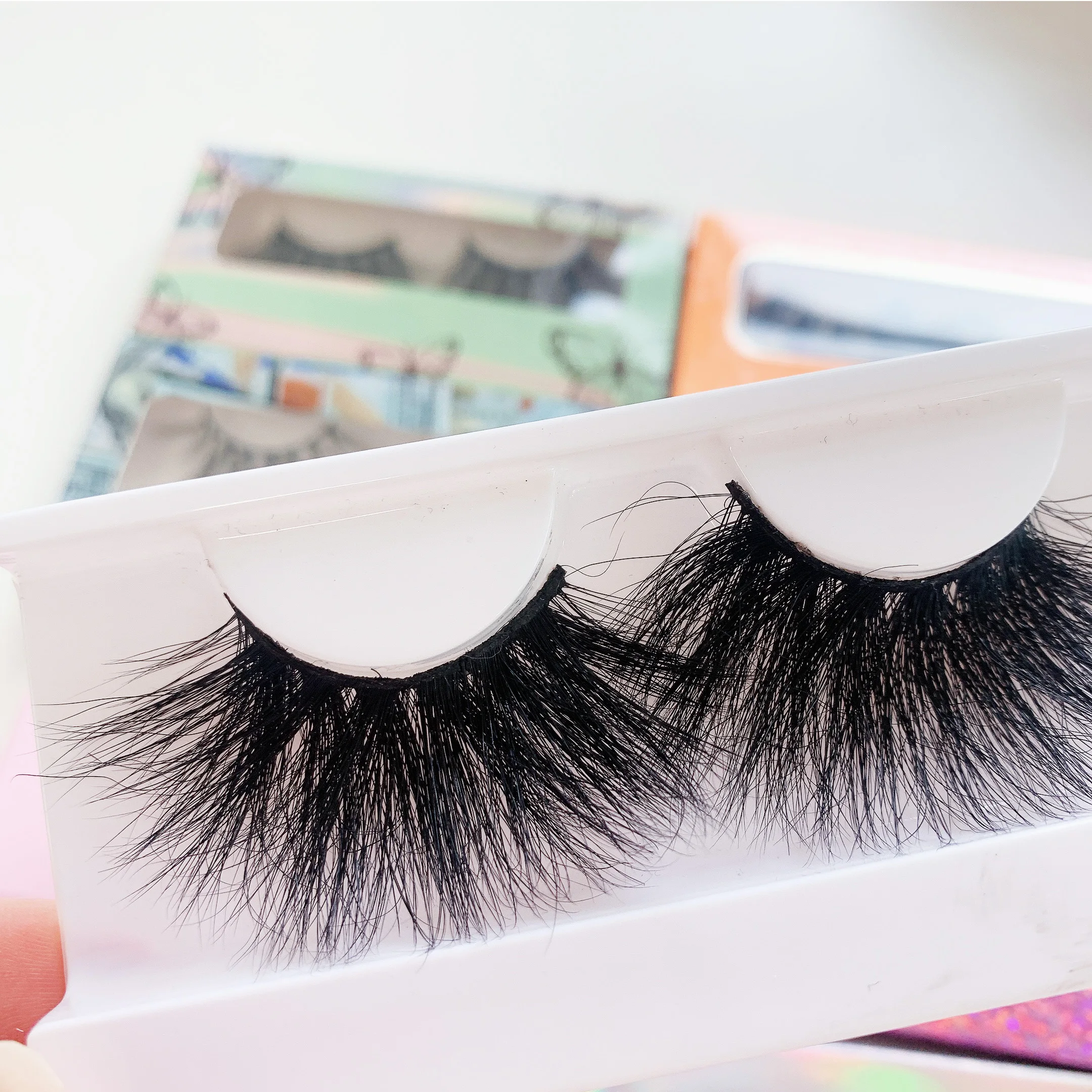 

2021 new arrival lashes fluffy mink eyelashes wholesale 3d 100% mink eyelash vendor 25mm mink lashbox packaging, Black color