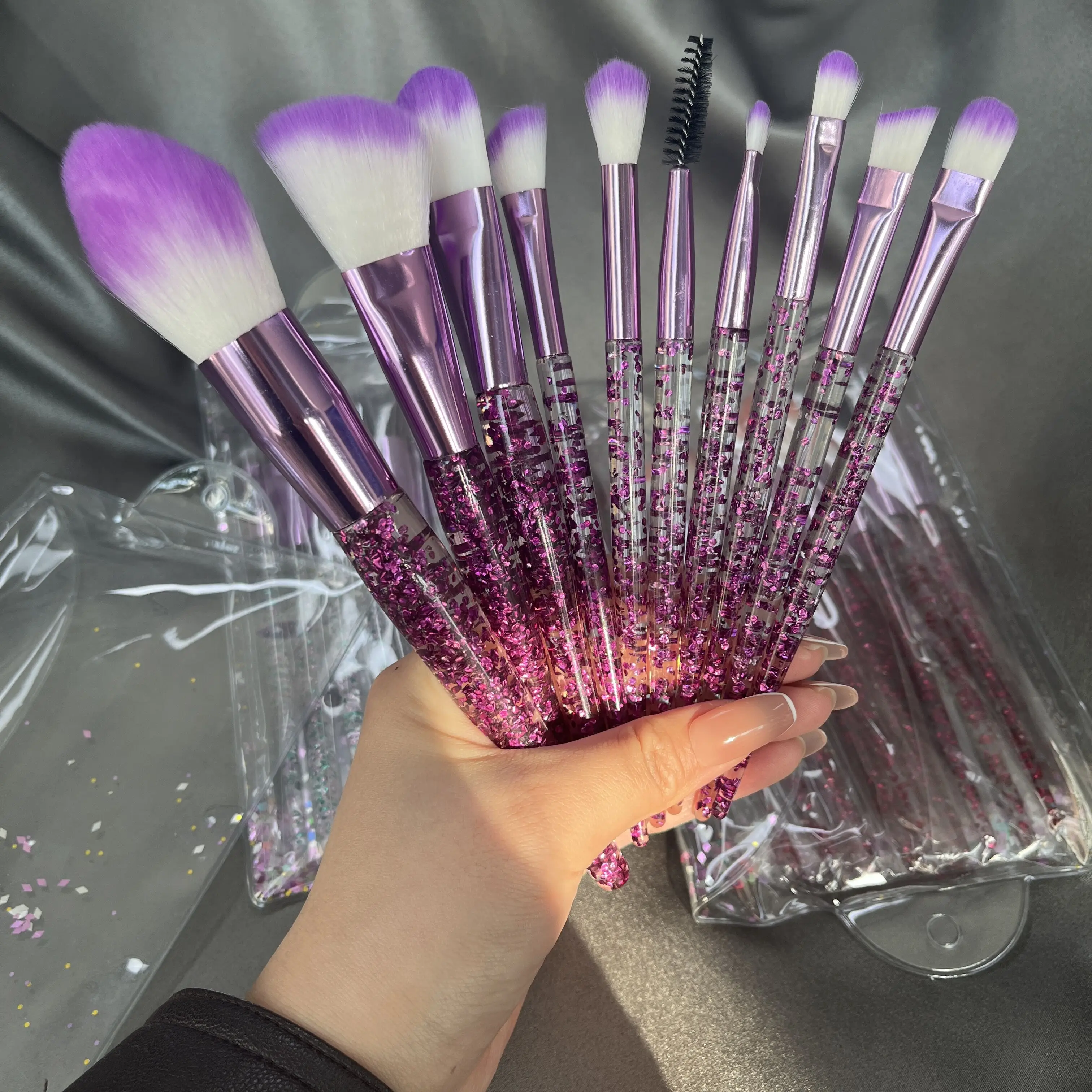 

Free Sample Multifunctional Cosmetic Diamond Plastic Glitter Shinny Crystal Bling Makeup Brushes, Customized color