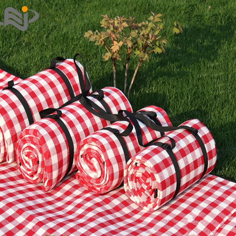 

Hot sell Custom Acrylic sponge foam aluminium picnic blanket Mat Rug waterproof Travel picnic outdoor, Red