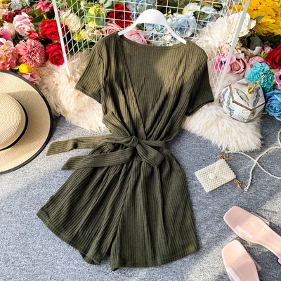 

2020 New Style Women Fashion V Neck Short Jumpsuits With Belt