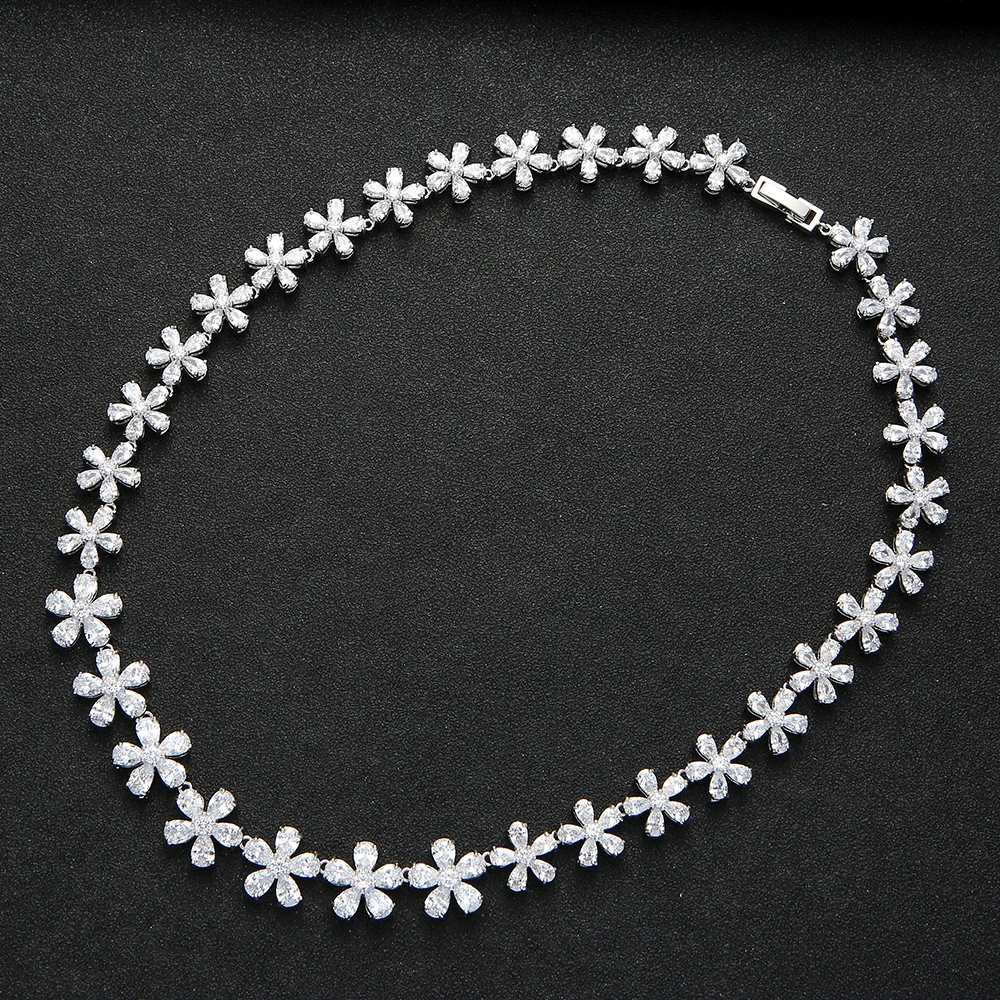 

2021 Luxury Sunflower Zircon with Diamond Ladies Clavicle Necklace