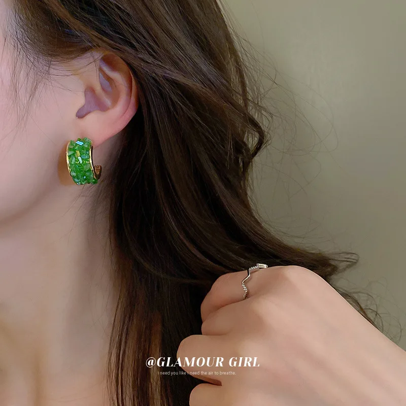 

fashion quality C shape green earring natural stone