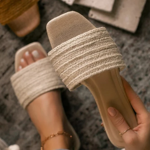 

Wholesale fashion woven upper slides casual flat shoes Mules breathable indoor outdoor women's slippers, Customized color
