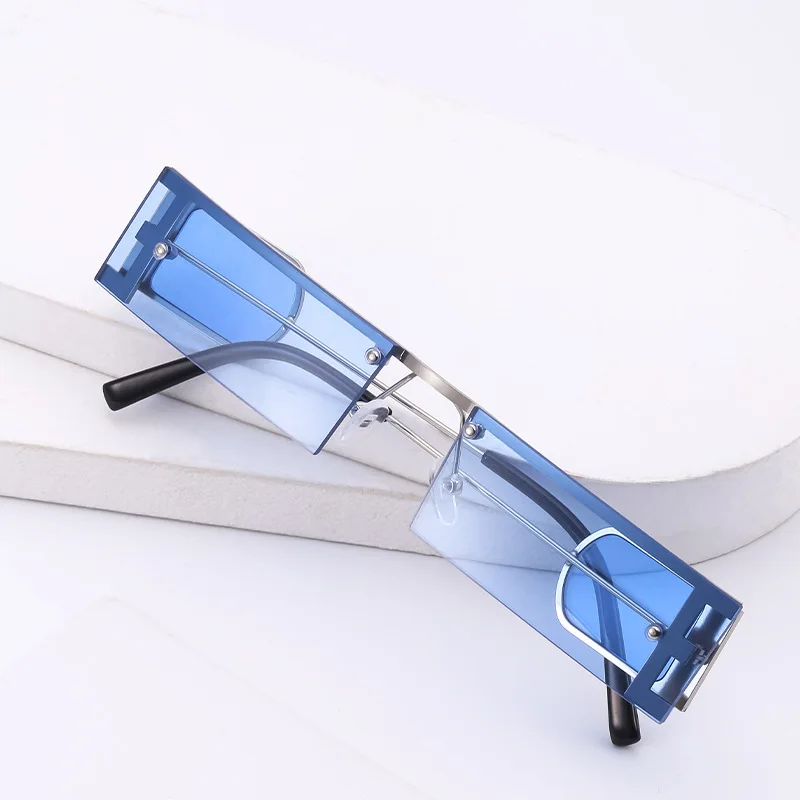 

2021 Luxury Fashion Small Frame Square Custom Logo Sun Glasses Women Rectangle Vintage Sunglasses, Custom colors