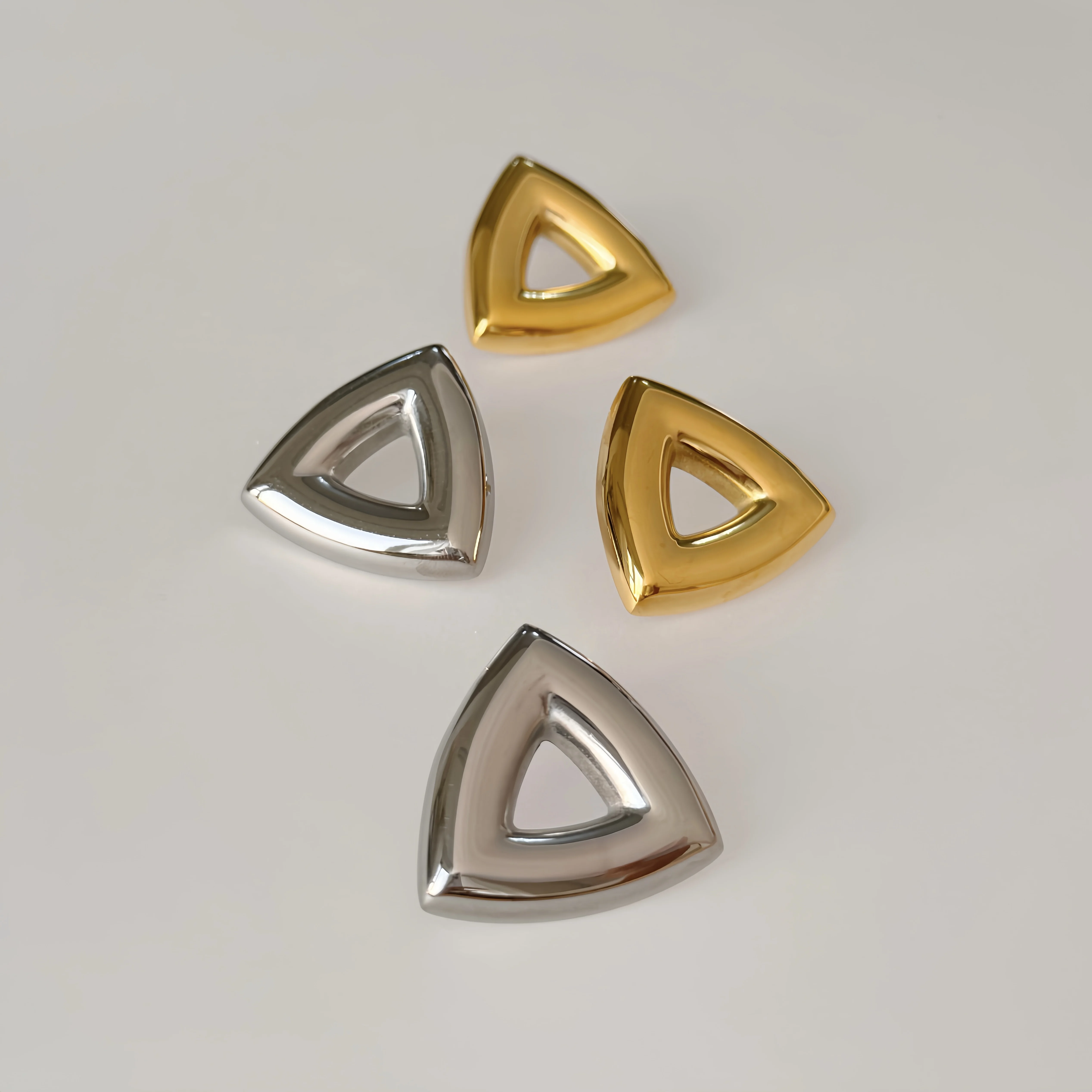 

Dazan New HOT 18k Gold Plated Hypoallergenic Stainless Steel Vintage Triangle Exquisitely Polished Hollow Workplace Earrings