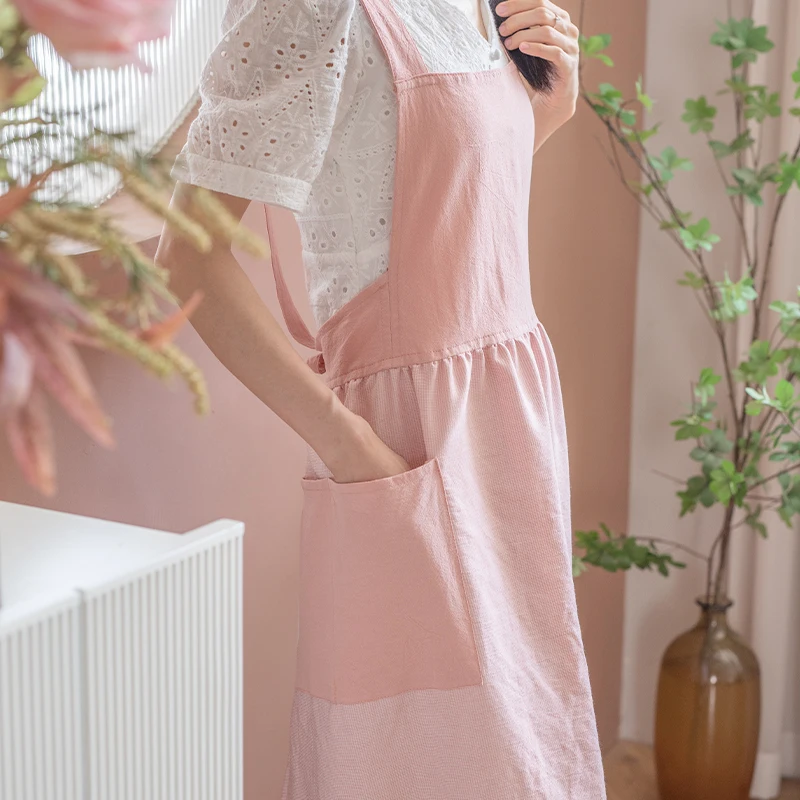 

Hot Selling Customizable Wholesale Houseware Solid Pink Cotton Fabric Garden Kitchen Use Cooking Women Apron With Pocket, 3 colors as pic. or can be customized