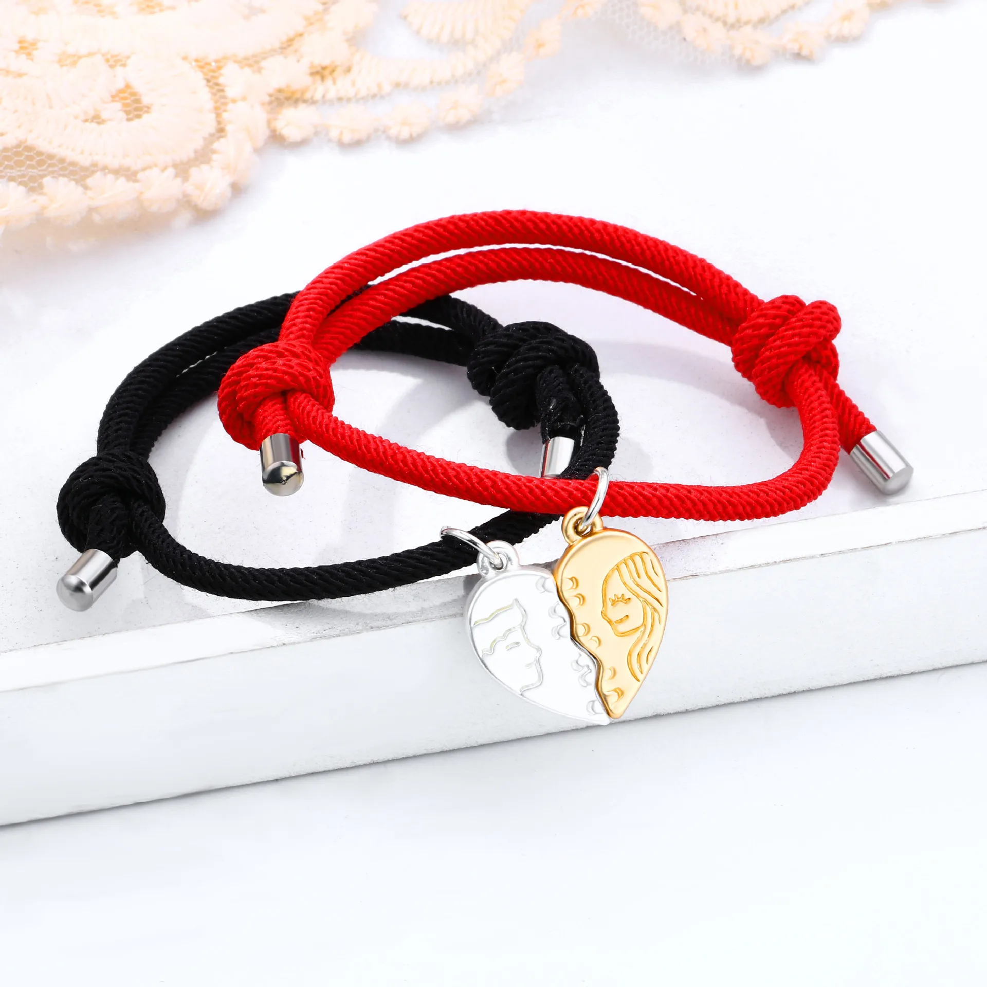 

JOJO Fashion 2pcs/set Magnetic Drag Hook Key Lock Spaceman Heart Lover Couple Alloy Charm Bangles Bracelets for Lover Couple BFF