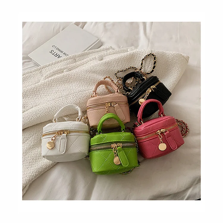 

Embroidery Ladies Small Handle Bags Chains Luxury Women Quilted Bucket Messenger Purses Candy Color Fall Winter Handbags Ladies