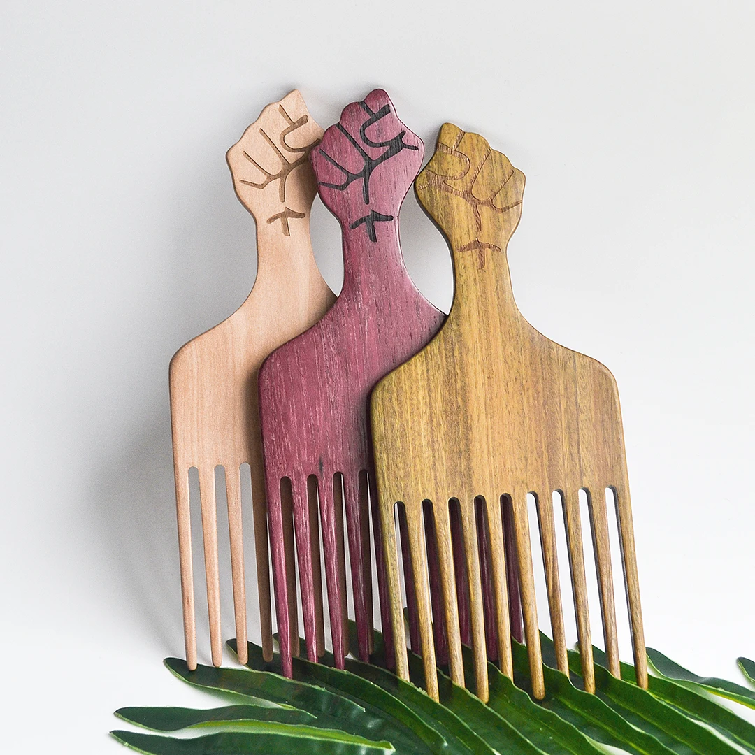 

Hot Selling Custom Logo Fist Design Wide Tooth Hair Detangle Wooden Afro Pick Comb