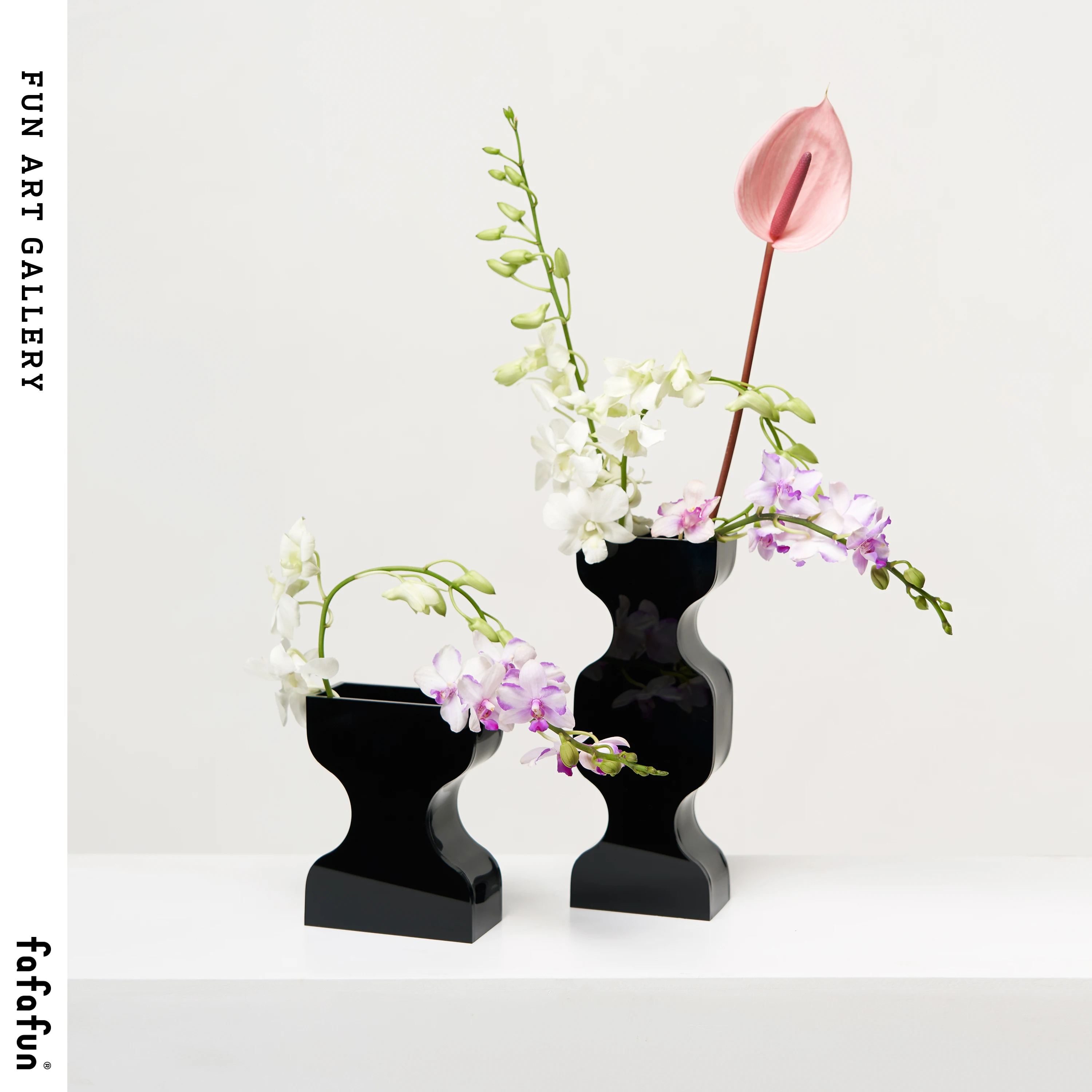 

Black and gentle dry flower immortal flower ornament acrylic vase small waist shape