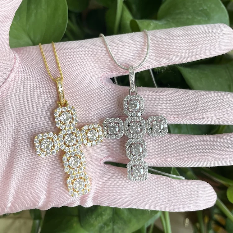 

Diamond necklace with cross Hip Hop 18k gold cross necklace with cross pendant Necklace mens women lucky charms, Picture shows