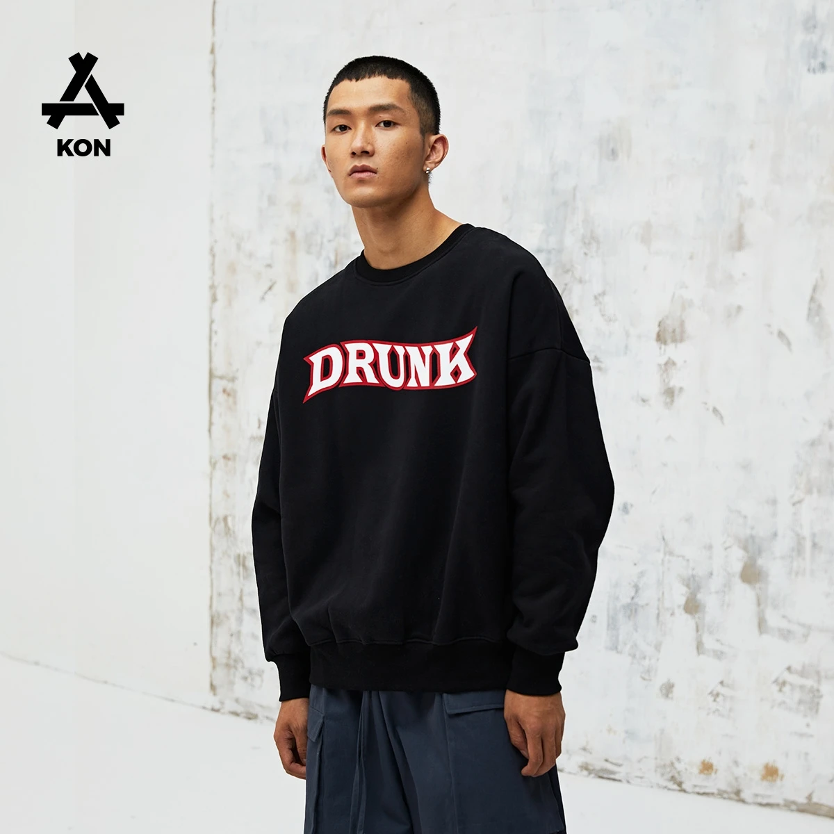 

Kon 2020 loose autumn sweater men's trend new round neck Plush coat Long Sleeve sportswear touchao brand autumn wear