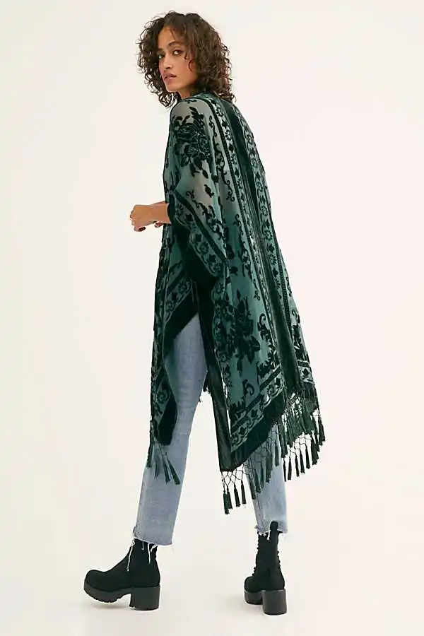 
Wholesale Ladies tassel blouse Burnout velvet kimono 