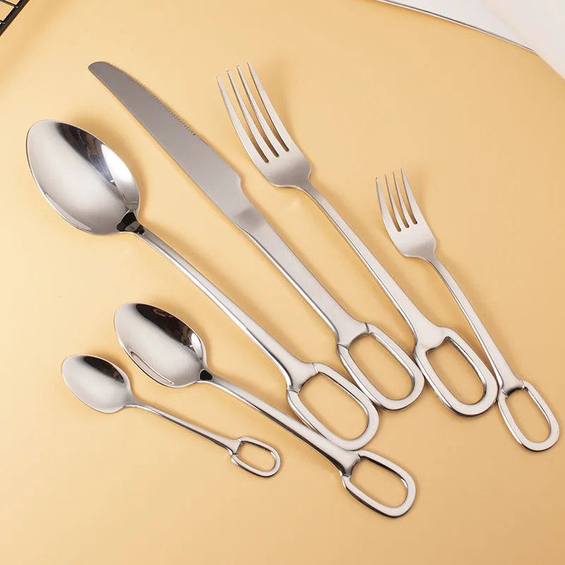 

Luxury Hanging Hole Flatware Food Grade Stainless Steel 304 Mirror Polish Cutlery Set For Hotel Wedding