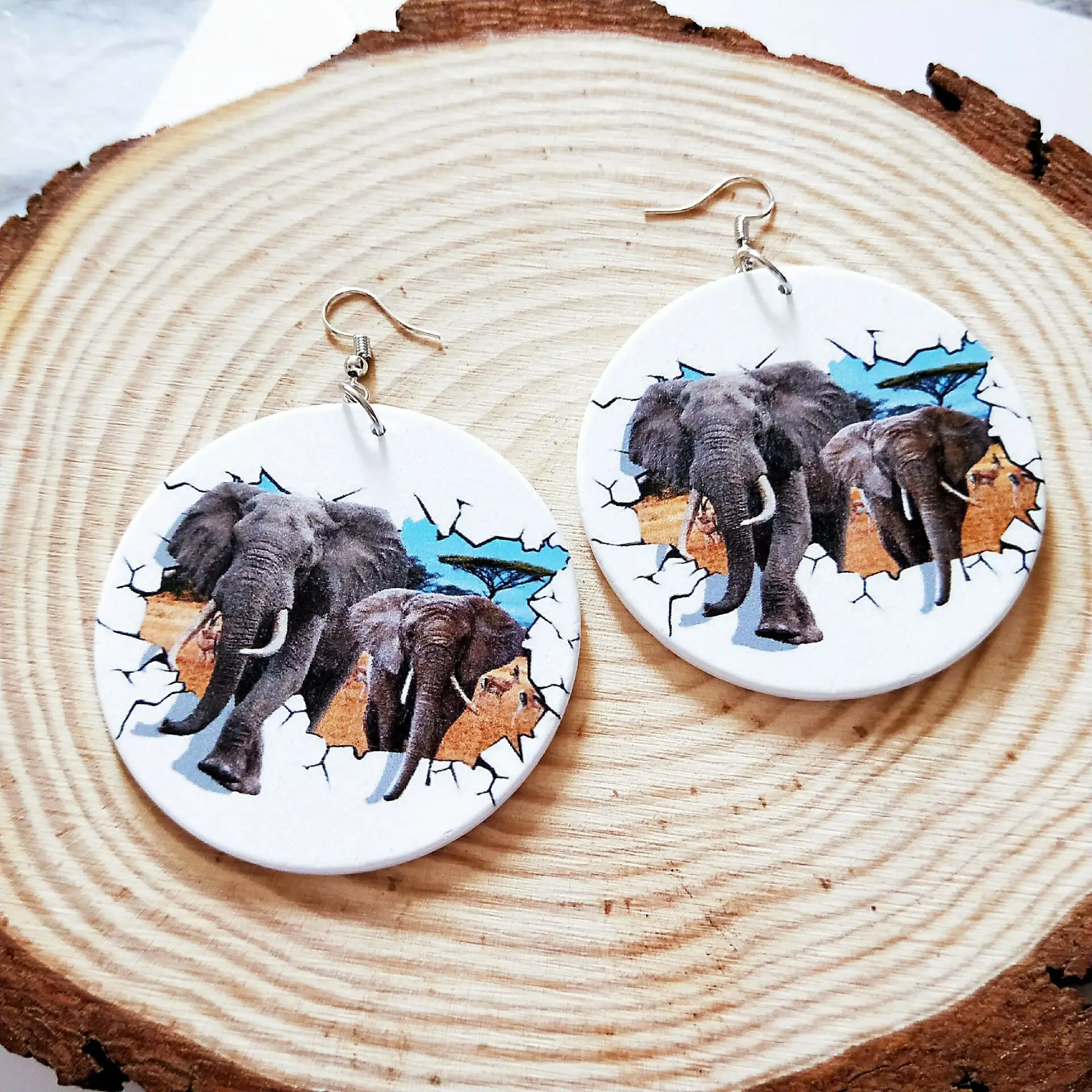 

2021 Factory Direct Printed Animal Pattern Wooden Earrings African Elephant Engraved Wooden Round Earrings For Girls Party Gift