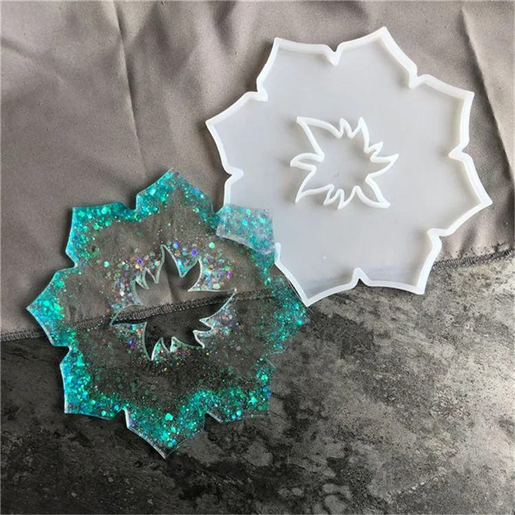 

Y1148 shiny Silicone Flower shaped Geode Coaster Mold for resin craft, White