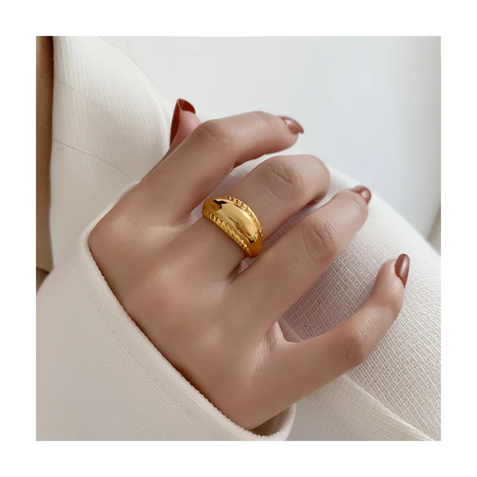 

ERESI New Waterproof 18K Gold Plated Stainless Steel Wedding Rings Jewelry Women Gift Curved Sweet Chunky Twist Rings for women