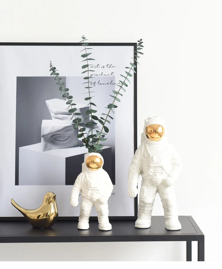 

Nordic astronaut vase Ceramic Vase for Tabletop Space man sculpture home accessories modern Living room decoration