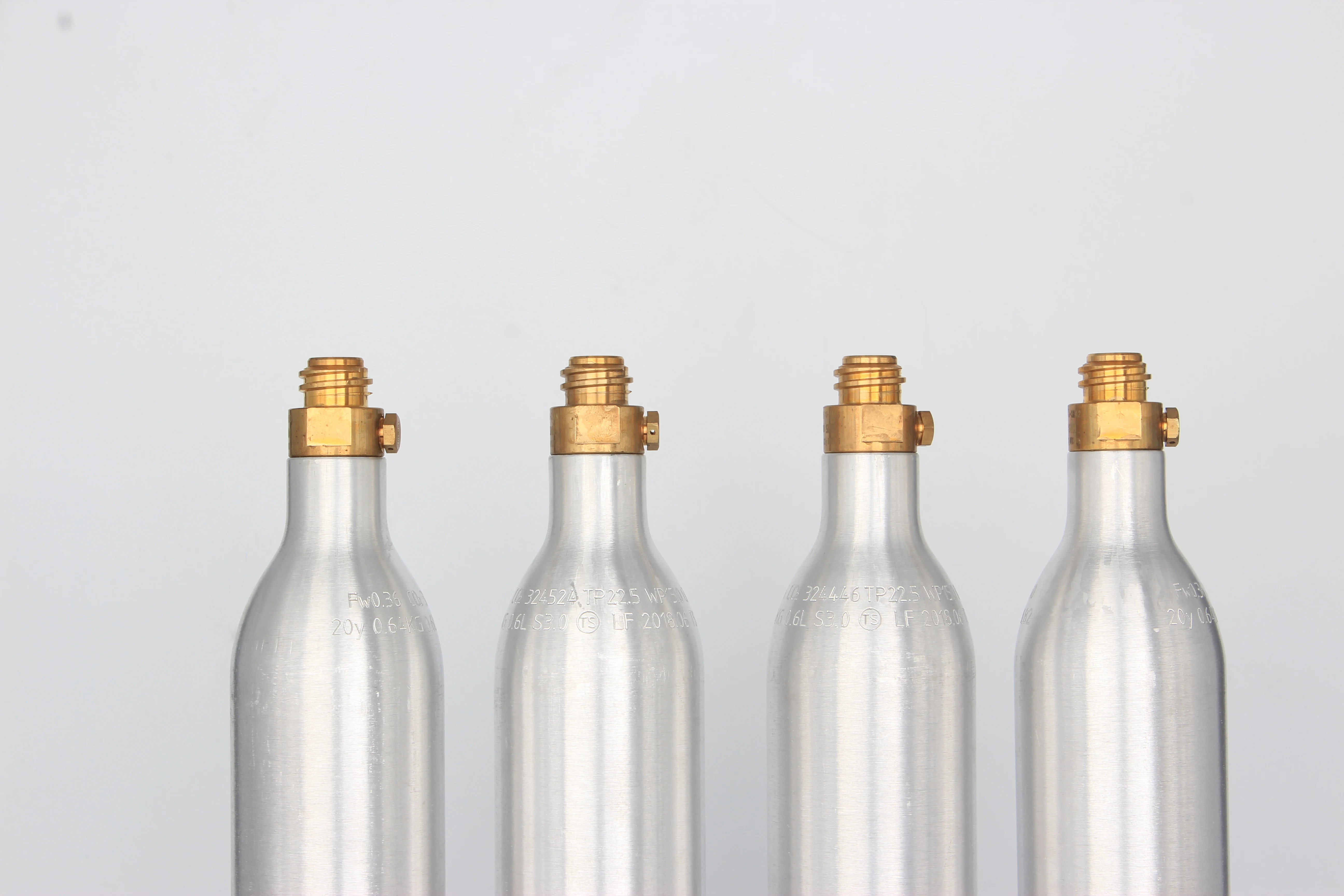 
TR21-4 gas cylinder with valve 