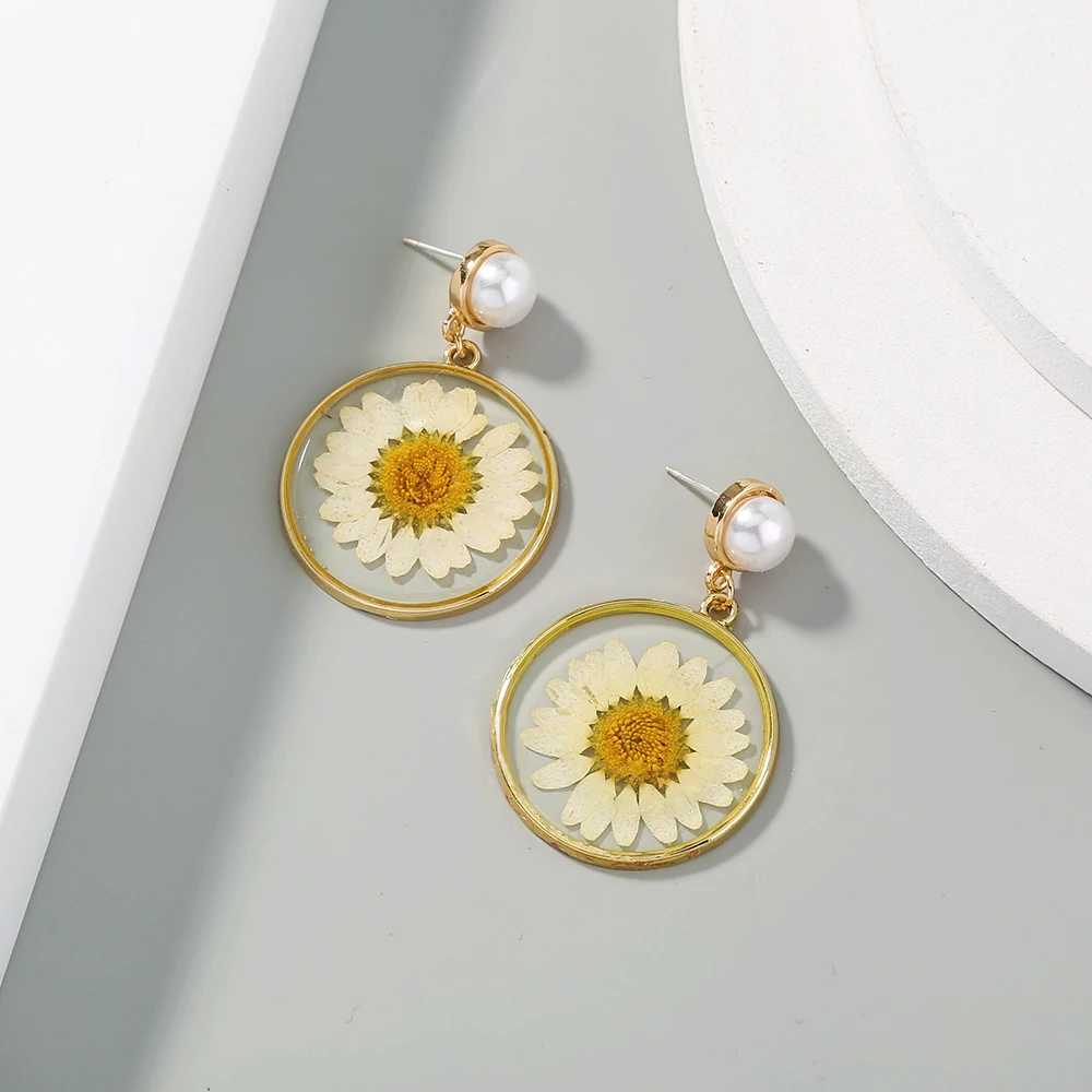 

2 Styles Elegant Resin Sunflower Earring Real Dried Flower drop Pressed Daisy Hoop Pearl Earrings Gold Stud Women Jewelry
