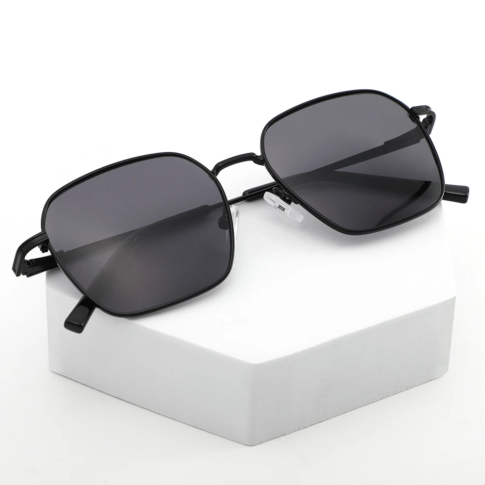 

Popular Rectangle Shape Metal Frame With UV400 Lens Sunglasses