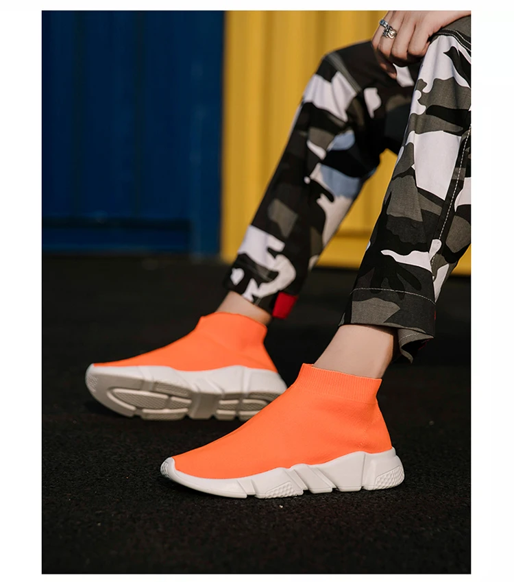 socks and sneakers trend