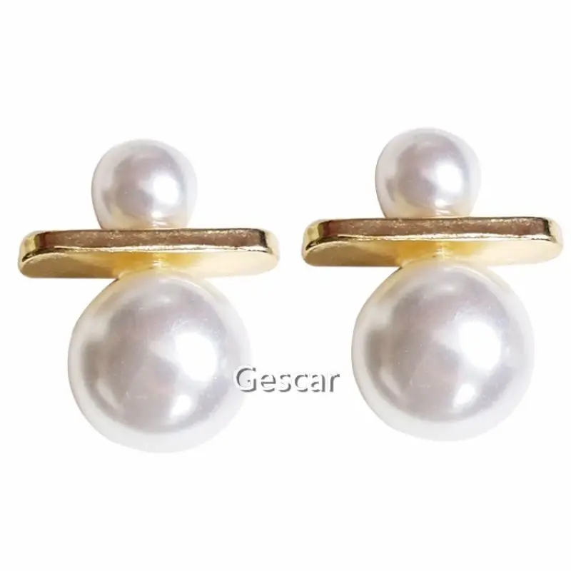 

New Fashion Ladies Pearl Ear Studs Wholesale Alloy Plated Ladies Fashion Jewelry High Quality Elegant Women Dress Accessories